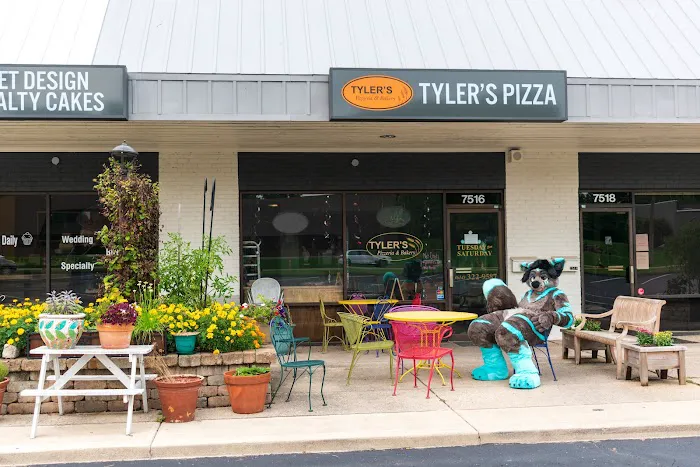 Tyler's Pizzeria & Bakery Picture 4