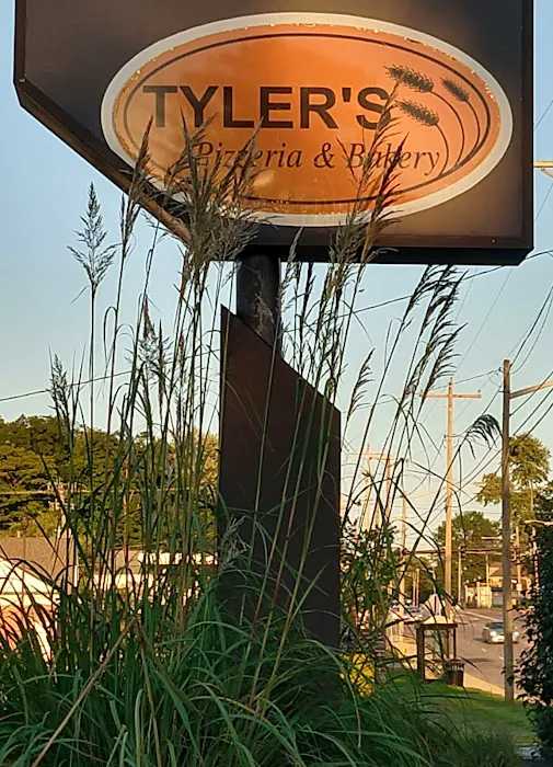 Tyler's Pizzeria & Bakery Picture 10