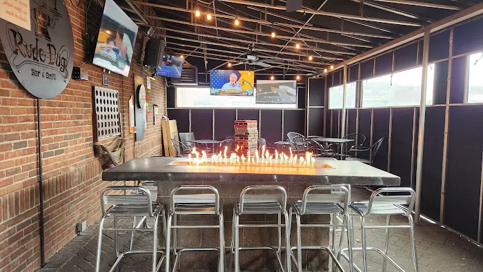 Rude Dog Bar & Grill Polaris Picture 10