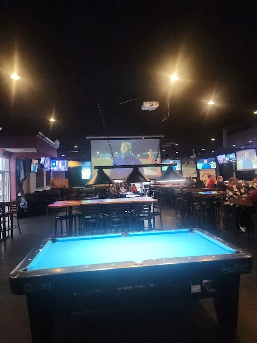 Rude Dog Bar & Grill Polaris Picture 9