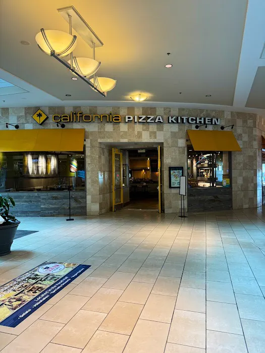 California Pizza Kitchen at Polaris Picture 8