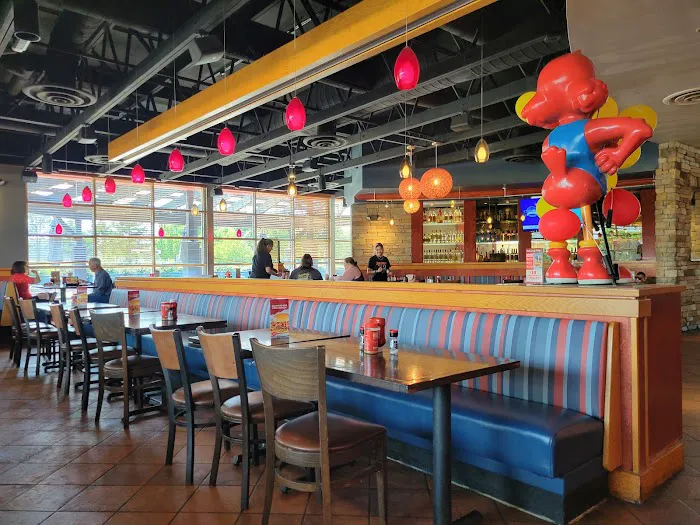Red Robin Gourmet Burgers and Brews Picture 3