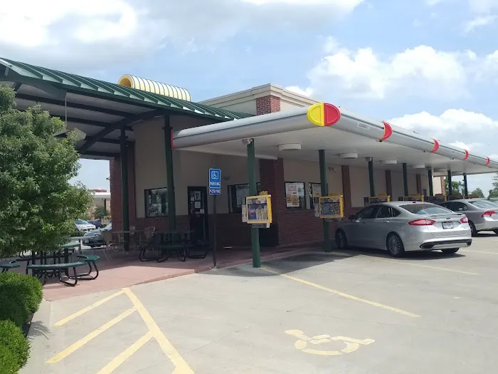Sonic Drive-In Picture 9