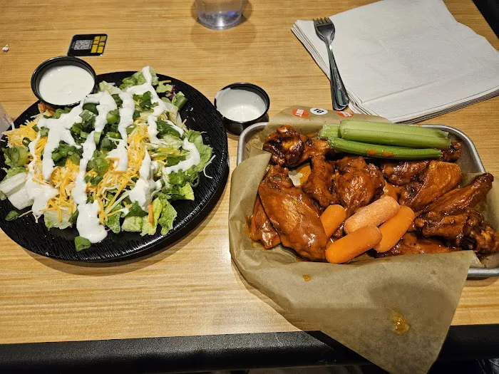 Buffalo Wild Wings Picture 7