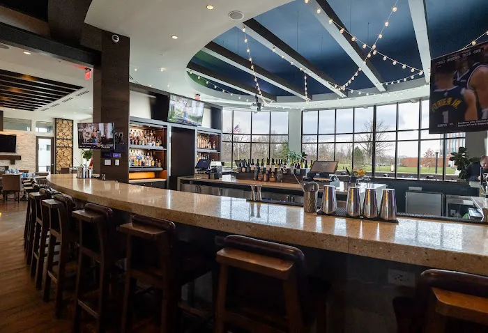 The Two-One Restaurant, Bar & Patio Picture 2