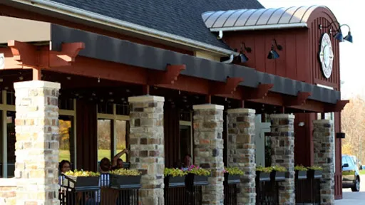 Rusty Bucket Restaurant and Tavern Picture 2