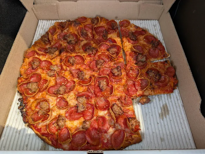 Cardinal Pizza Picture 5