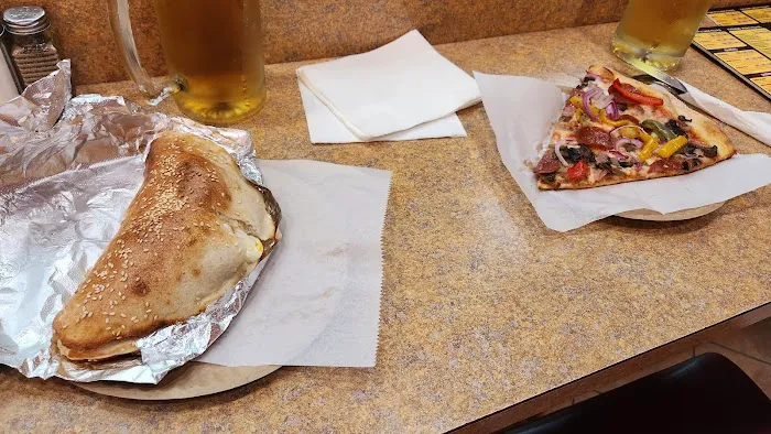 Stage Door Pizzeria Picture 4