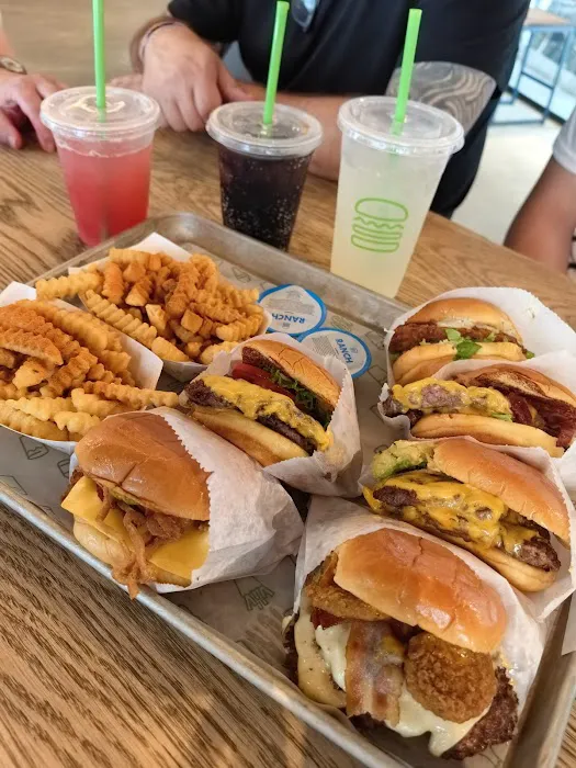 Shake Shack Fulton Transit CTR - Manhattan Picture 7