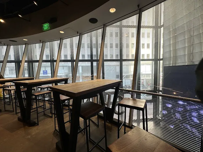 Shake Shack Fulton Transit CTR - Manhattan Picture 5