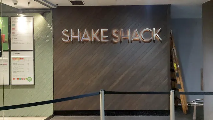 Shake Shack Fulton Transit CTR - Manhattan Picture 6