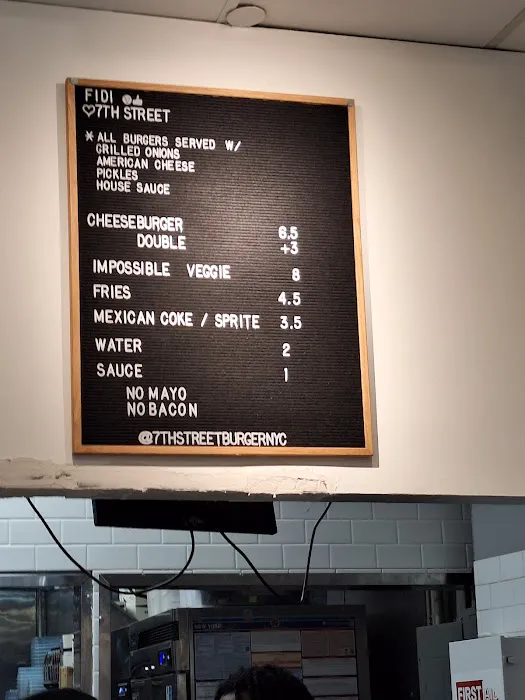 7th Street Burger Financial District Picture 9