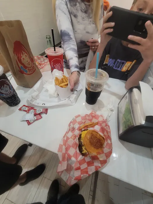7th Street Burger Financial District Picture 4