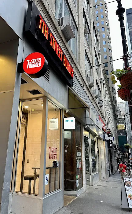 7th Street Burger Financial District Picture 6