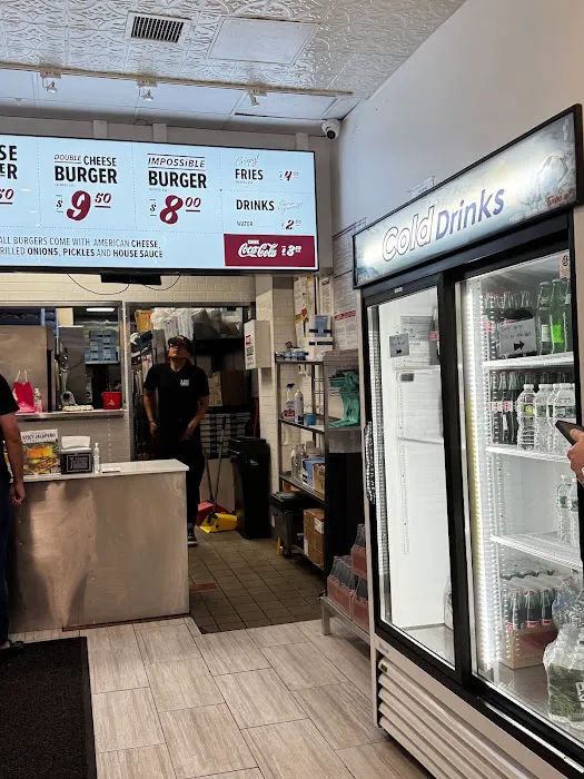 7th Street Burger Financial District Picture 3