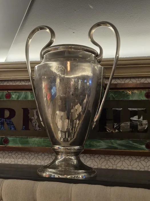Carragher's Picture 6