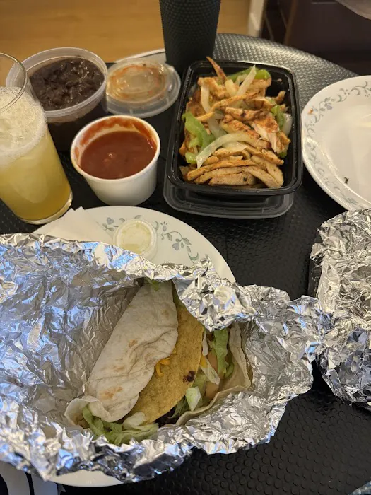 Burrito Mariachi Picture 1