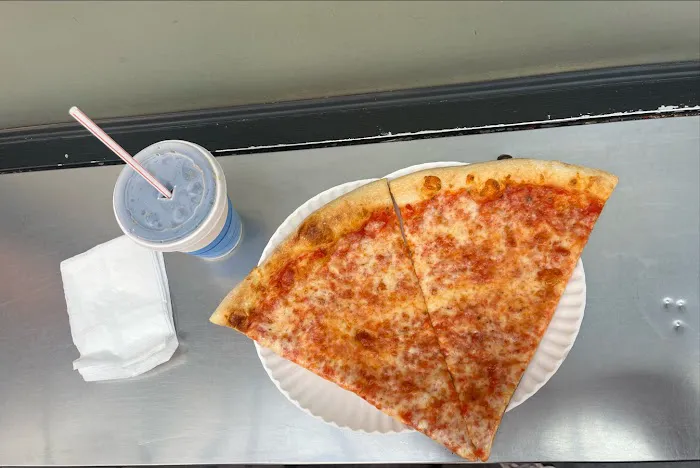 Friendly Gourmet Pizza Picture 1