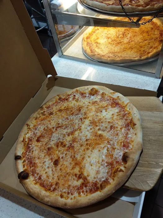 Friendly Gourmet Pizza Picture 9