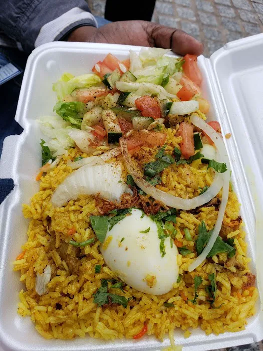Halal Indian Food and Gyro Truck Picture 2