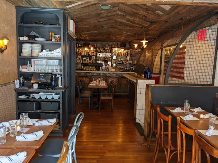 Tiny's & The Bar Upstairs Picture 4