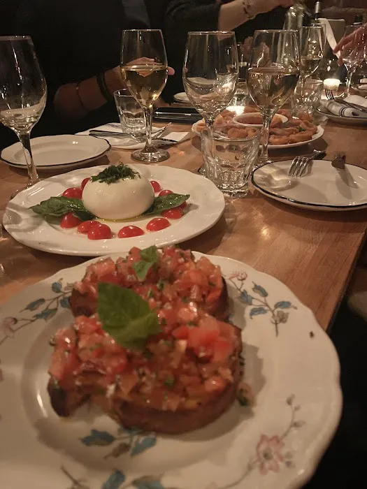 Max Restaurant Picture 9