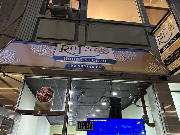 Raj's Indian Kitchen FiDi Picture 10