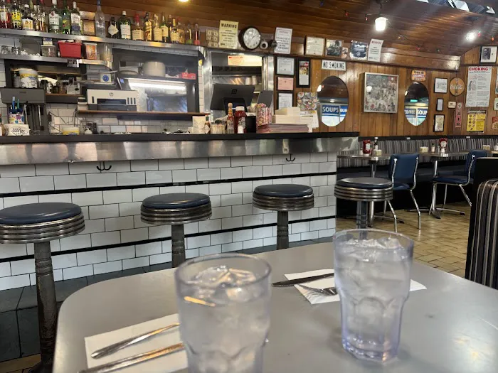 Square Diner Picture 7