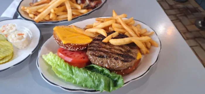 Square Diner Picture 3