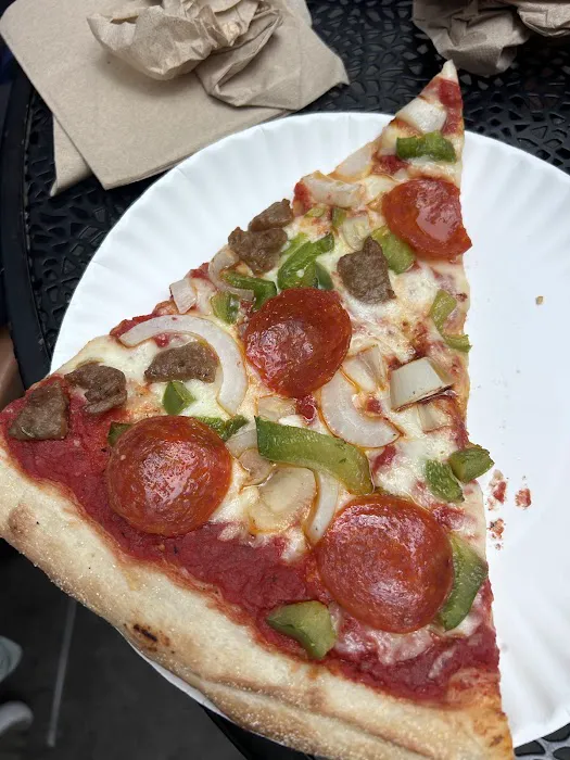 Hank's Pizza Picture 4