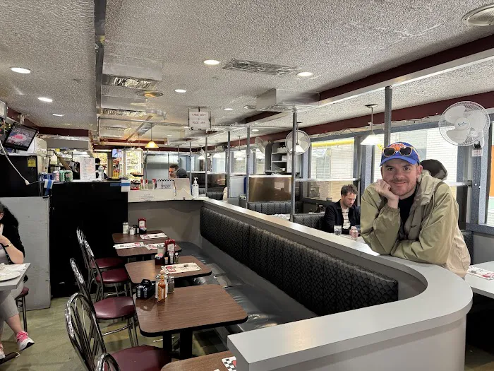 Pearl Diner Picture 8