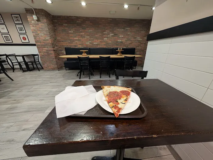 Traditas Pizza Picture 4