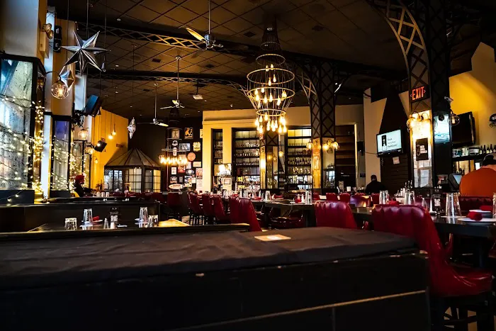 AOA Bar & Grill, 35 Avenue of the Americas Picture 5