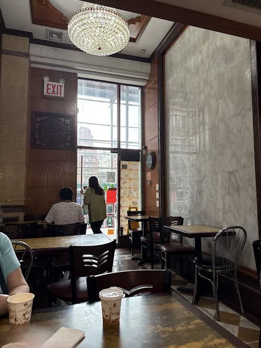 queen bakery II Picture 8