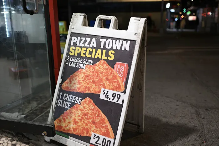 Pizzatown Picture 4