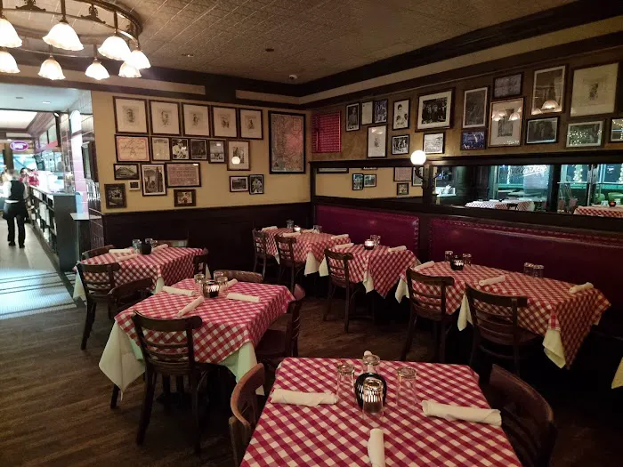 P.J. Clarke's On The Hudson Picture 8