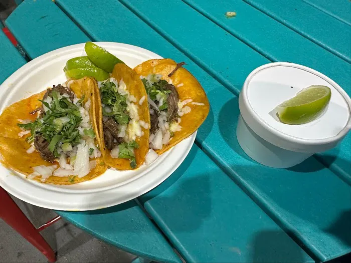 Los Tacos Hermanos Picture 6