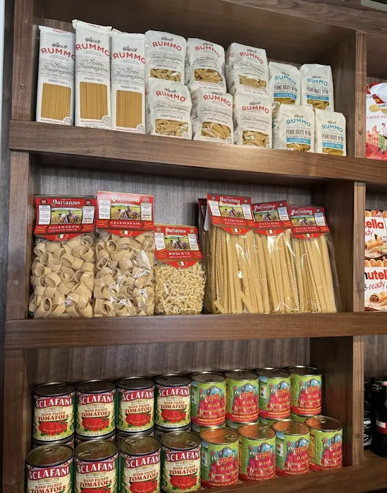 Lucia Alimentari Picture 6