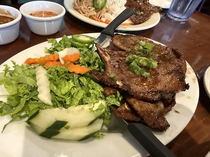 Pasteur Grill & Noodles Picture 2
