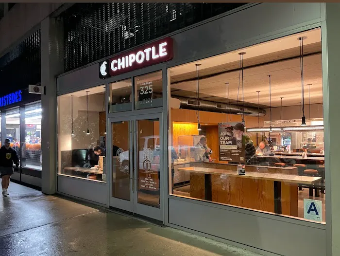 Chipotle Mexican Grill Picture 6
