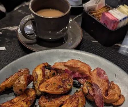 Buttonwood Restaurant and Bar
