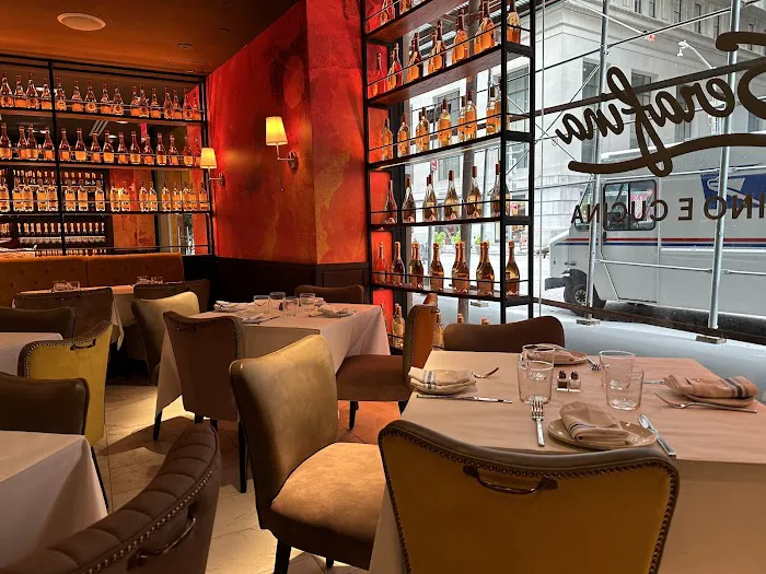 Serafina Financial District Picture 6