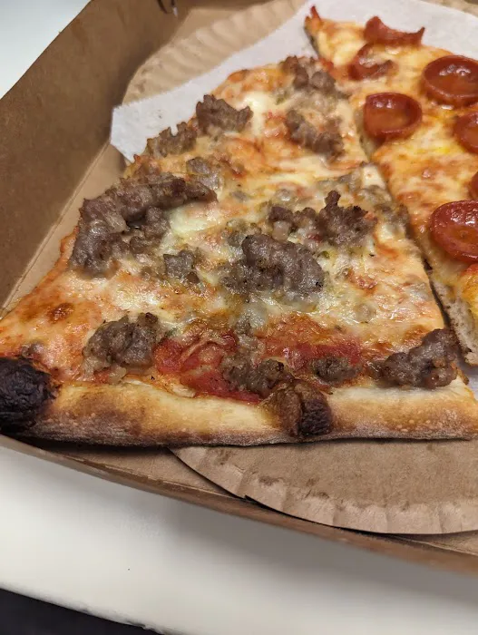 Underground Pizza Picture 9