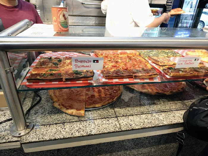 Underground Pizza Picture 6