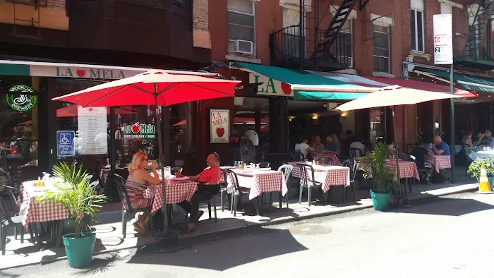 Supreme Restaurant Picture 3