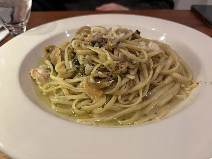 Umbertos Clam House Picture 8