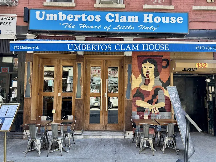Umbertos Clam House Picture 5