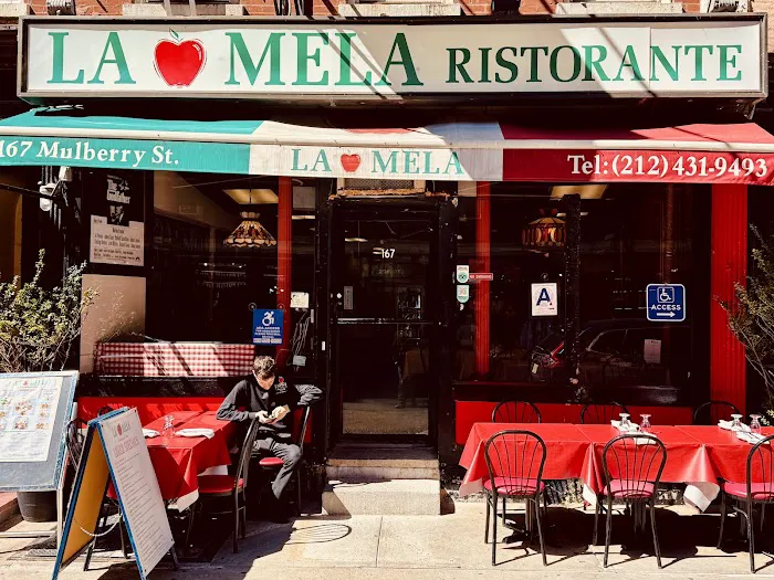 La Mela Picture 1