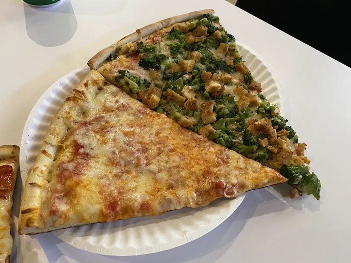 Lulu's Pizza Picture 4