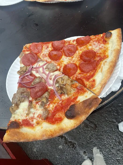 Lulu's Pizza Picture 3